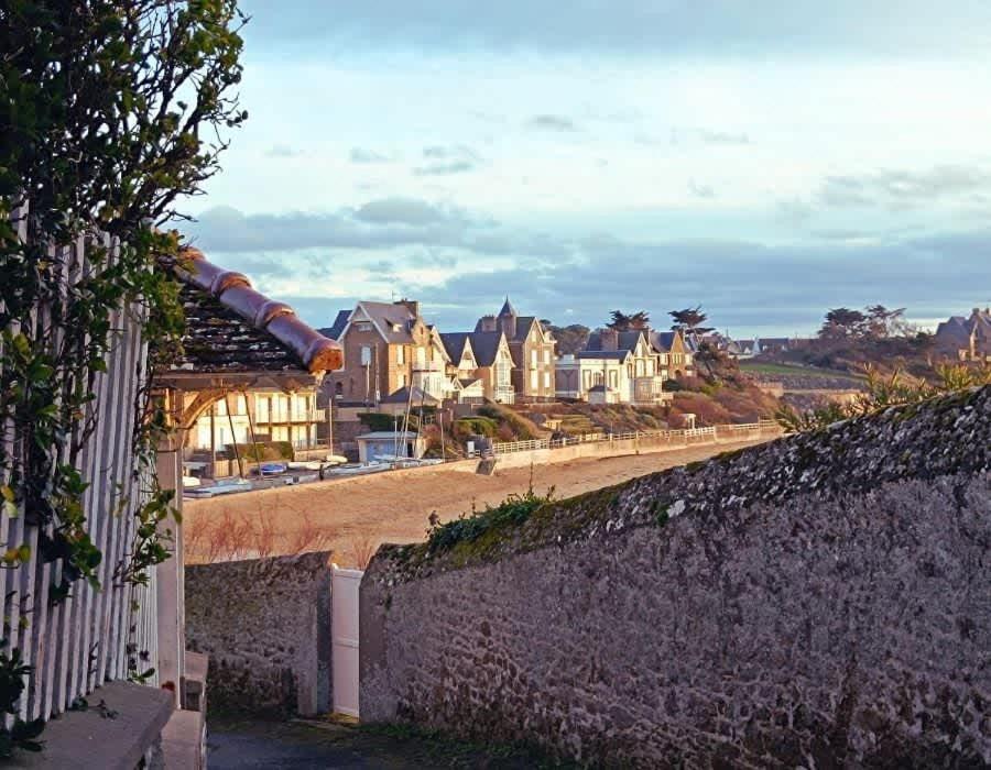 Minihic - Belle Maison 3 Chambres- Proche Mer Saint-Malo Exterior foto